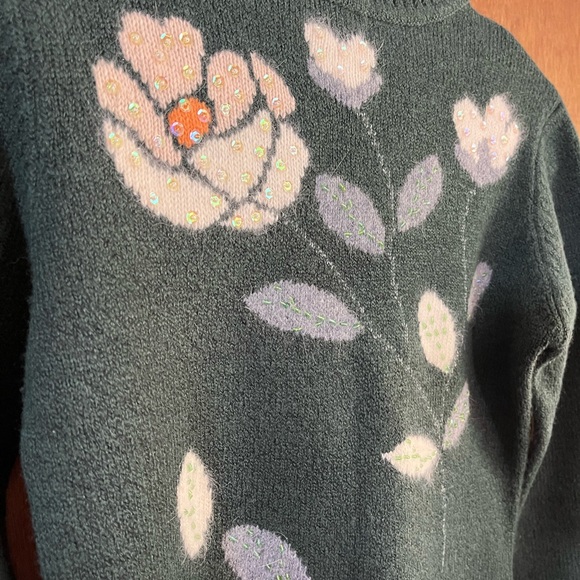 Dark Green Turtleneck Sweater w Floral Design Sz XS - Picture 2 of 5